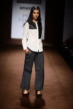 Model walk the ramp for Abraham Thakore on day 2 of Amazon India Fashion Week on 26th March 2015 (13)_551526e525d08.JPG
