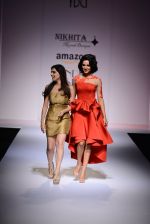 Sonal Chauhan walk the ramp for Nikhita on day 4 of Amazon India Fashion Week on 28th March 2015 (36)_5517e4463e0c5.JPG