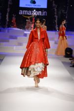 Model walk the ramp for Amazon India Fashion Week Grand Finale on 29th March 2015 (43)_5518f36708bd8.JPG