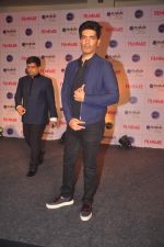 Manish Malhotra at Filmfare & Ciroc Cover Launch of Glamour & Style Awards Issue in Enigma on 30th March 2015 (24)_551a49c681060.JPG