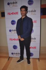 Manish Malhotra at Filmfare & Ciroc Cover Launch of Glamour & Style Awards Issue in Enigma on 30th March 2015 (27)_551a49c8d6c90.JPG