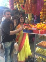 Mahaakshay Chakraborty, Evelyn Sharma Seeks Bappa_s Blessings for Ishqedarriyaan in Siddhivinayak temple, Mumbai on 31st March 2015 (28)_551b9399f3adb.jpg