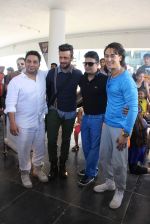 Tiger Shroff, Bhushan Kumar, Atif Aslam, Ahmed Khan at Atif Aslam T Series shoot in Mumbai on 3rd April 2015 (4)_551fe3027a4bc.JPG