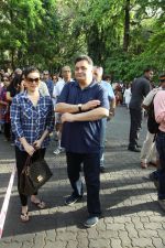 Rishi Kapoor, Neelam Kothari protests against BMC for giving Hawkers Zone in Pali Hill on 13th April 2015 (24)_552ceaac2f375.JPG
