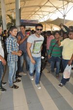 Aashish Chaudhary depart to Goa for Planet Hollywood Launch in Mumbai Airport on 14th April 2015 (26)_552e4d4a9ff7b.JPG