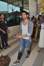 Prateik Babbar depart to Goa for Planet Hollywood Launch in Mumbai Airport on 14th April 2015 (15)_552e4e526fa3a.JPG