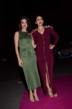Surveen Chawla, Huma Qureshi at Grazia young fashion awards red carpet in Leela Hotel on 15th April 2015 (2206)_5530a32b21d87.JPG