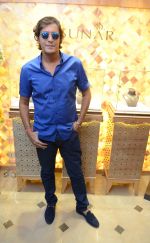 Chunky Pandey at the launch of  Sunar jewellery shop Karol Bagh in New Delhi on 22nd April 2015 (26)_5537b4481391c.jpg