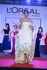 Sonam Kapoor with l_oreal Paris unveil Matte or Gloss as the beauty trend for Cannes 2015 on 25th april 2015 (76)_553c932089869.JPG