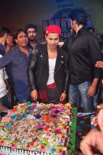 Varun Dhawan at dance competition in Vasai on 25th April 2015 (1)_553c915bc7c11.JPG