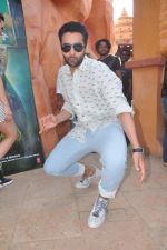 Jackky Bhagnani at Welcome to Karachi promotions in Water Kingdom on 26th April 2015 (122)_553de09795453.JPG