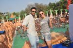 Jackky Bhagnani, Lauren Gottlieb at Welcome to Karachi promotions in Water Kingdom on 26th April 2015 (92)_553de0b579369.JPG