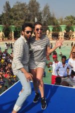 Jackky Bhagnani, Lauren Gottlieb at Welcome to Karachi promotions in Water Kingdom on 26th April 2015 (99)_553de06790b31.JPG