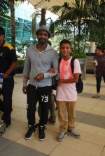 Remo D Souza at airport in Mumbai on 27th April 2015 (26)_553f27f707a19.JPG