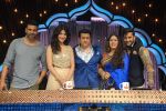 Akshay Kumar and Shruti Haasan promoting Gabbar on the sets of DID Super Moms (1)_5544d5e74f494.jpg