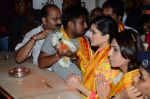 Sunny leone visits Siddhivinayak Temple on 1st May 2015 (37)_5544c616352d0.JPG