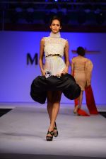 Model walk the ramp for Modart fashion show and Lingerie show on 5th may 2015 (282)_5549fa9aca225.JPG