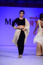 Model walk the ramp for Modart fashion show and Lingerie show on 5th may 2015 (354)_5549fae0cde03.JPG