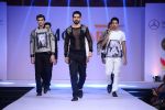 Model walk the ramp for Modart fashion show and Lingerie show on 5th may 2015 (395)_5549fb0f60033.JPG