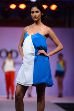 Model walk the ramp for Modart fashion show and Lingerie show on 5th may 2015 (412)_5549fb2258ce0.JPG