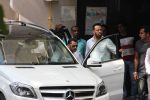 Salman Khan snapped at the court on 6th May 2015 (26)_554affb460536.JPG