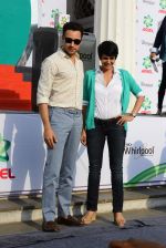 Imran Khan and Mandira Bedi snapped at a product promotion event on 9th May 2015 (39)_554e1bc19b354.JPG