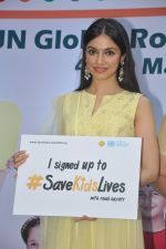 Divya Khosla Kumar pledging her support for Safe Kids Foundations_s Safe Kids Day at High Street Phoenix_554f405f6feb8.JPG