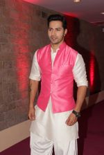 Varun Dhawan at ABCD 2 media meet with Indian Idol contestants on 15th May 2015 (158)_555725577a11a.JPG