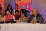 Varun Dhawan, Shraddha Kapoor at ABCD 2 media meet with Indian Idol contestants on 15th May 2015 (245)_55572582ed934.JPG