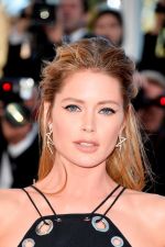 Doutzen Kroes on the Cannes red carpet on Day 8 (1)_555ecef7c8224.jpg