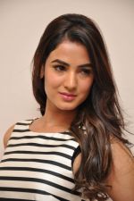 Sonal Chauhan Photoshoot on 26th May 2015(106)_5565b010b9ed2.jpg