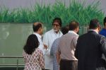 Amitabh Bachchan at the launch of Reliance Foundations Jio Gardens and organises Young Champs Football match on 27th May 2015 (104)_5566e66394f7c.JPG