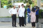 Amitabh Bachchan at the launch of Reliance Foundations Jio Gardens and organises Young Champs Football match on 27th May 2015 (117)_5566e66d02f54.JPG