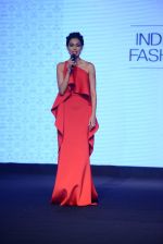 Model walks for bmw india bridal week preview in delhi on 28th May 2015 (1202)_55684ab7ea9e0.JPG
