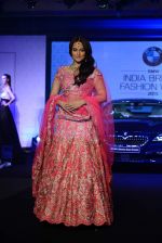 Sonakshi Sinha walks for bmw india bridal week preview in delhi on 28th May 2015 (22)_55684a3660589.JPG