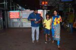 Madhavan with his family at Siddhivinayak on the occasion of his bday on 1st June 2015 (7)_556c6007a1318.JPG