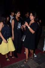 Priyanka Chopra, Zoya Akhtar, Ritesh Sidhwani, Shefali Shah snapped at Hard rock cafe before screening at Yashraj on 3rd June 2015 (57)_55701c82de0fa.JPG