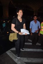 Tiger Shroff leave for IIFA on 6th June 2015 (11)_5574237a353c0.JPG