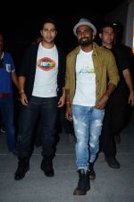 Remo D Souza and varun Dhawan_s 4D music and dance performance in association with Pond_s men and ABCD 2 in Byculla on 7th June 2015 (20)_557530ecf2ef7.JPG