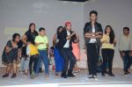 varun Dhawan_s 4D music and dance performance in association with Pond_s men and ABCD 2 in Byculla on 7th June 2015 (19)_55753105d4974.JPG