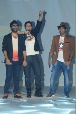 varun Dhawan_s 4D music and dance performance in association with Pond_s men and ABCD 2 in Byculla on 7th June 2015 (73)_5575311f6e08a.JPG