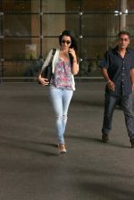 Shraddha Kapoor snapped at domestic airport on 8th June 2015 (3)_5576b1e244f1c.JPG