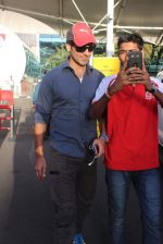 Dino Morea snapped at airport  on 10th June 2015 (69)_55795baa22268.JPG