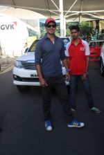 Dino Morea snapped at airport  on 10th June 2015 (72)_55795bad2eacb.JPG