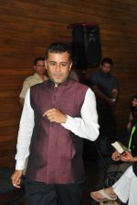 Chetan Bhagat at the launch of Amitav Ghosh_s book on 16th June 2015 (5)_558027c4cad9f.jpg