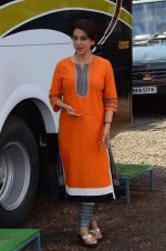 Juhi Chawla snapped on the sets of her new movie on 17th June 2015 (8)_5582632ba6f82.JPG