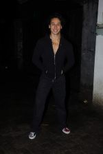 Tiger Shroff at ABCD 2 screening in Sunny Super Sound on 18th June 2015 (15)_5583d1aa5668c.JPG