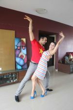 Ameesha Patel learns western dance from Sandip Soparrkar on 23rd June 2015 (3)_558a4e09ec859.jpg