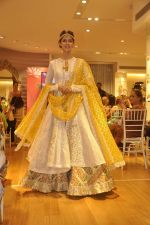 at Anju Modi showcases her bridal collection for AZA and the Vogue Bridal show in AZA on 24th June 2015 (93)_558b9e95c7dc4.JPG