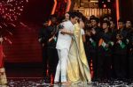 Kiron Kher at IGT grand finale in Filmcity, Mumbai on 27th June 2015 (73)_5591777a3a712.JPG